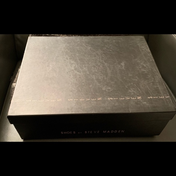 STEVE MADDEN approx 4” booties. NWNT. Size 6. Fiona’s Taupe is the color. - Picture 5 of 10